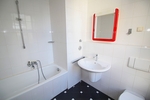 Bezugsfreie, barrierearme und frisch renovierte 2 Zimmer ETW mit Terrasse, Aufzug und TG-Stellplatz. - Etagenwohnung Sankt Augustin | Angebot:26777828